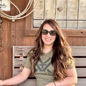 Meet your Posher, Julissa